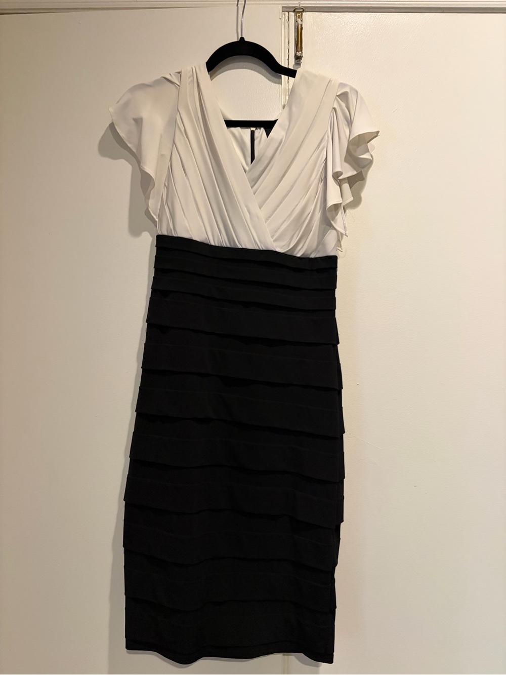 Melrose Black & White Tiered Cocktail Dress Size 8 Flutter Sleeve